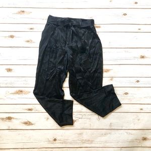 Kenneth Cole black cropped silky pants